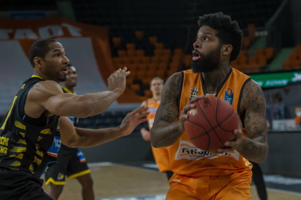 而拉拉维亚 而拉拉维亚