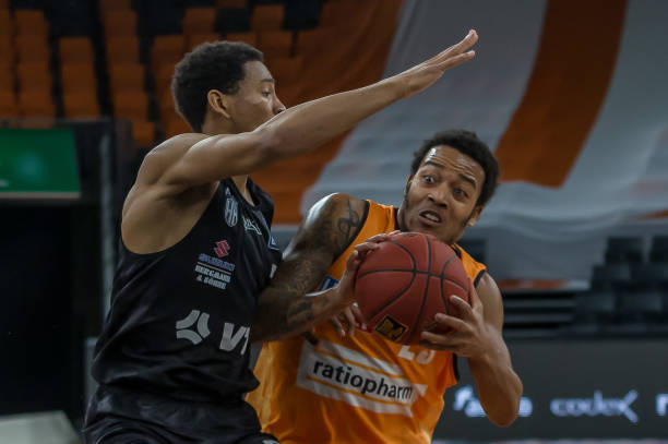 也要坚持为 也要坚持为