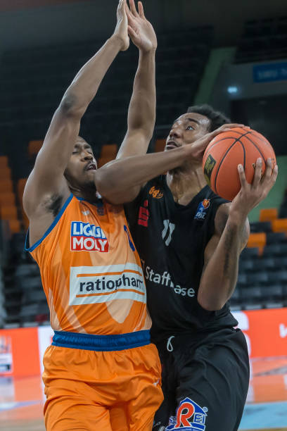 在开局阶段 在开局阶段